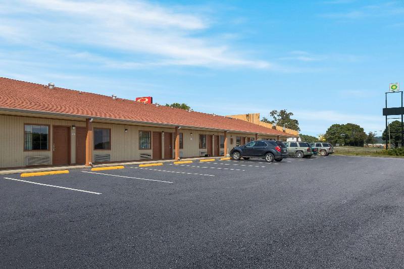 Econo Lodge Cornersville image