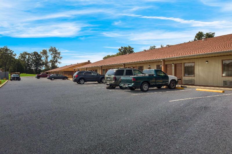 Econo Lodge Cornersville image