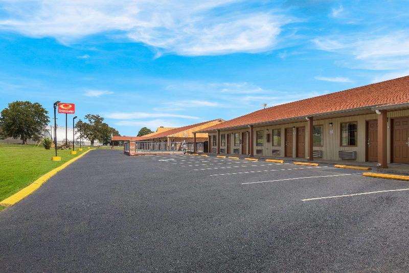 Econo Lodge Cornersville image