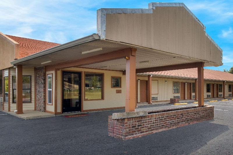 Econo Lodge Cornersville image