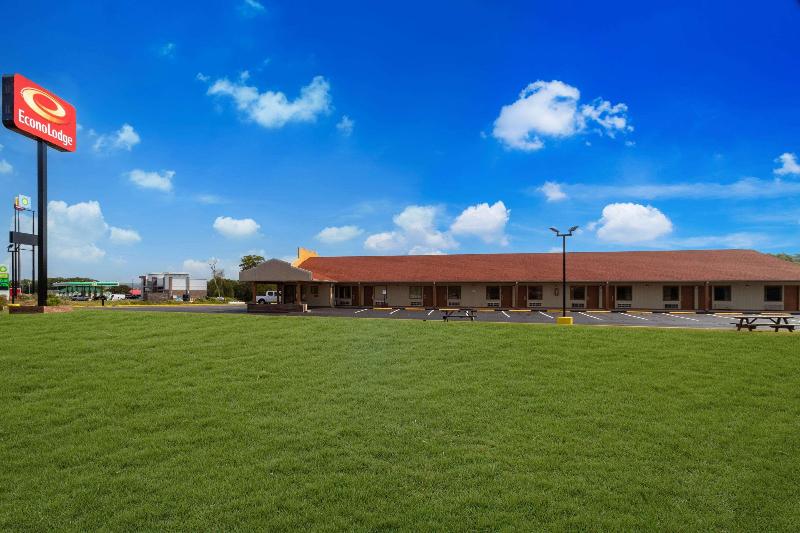 Econo Lodge Cornersville image