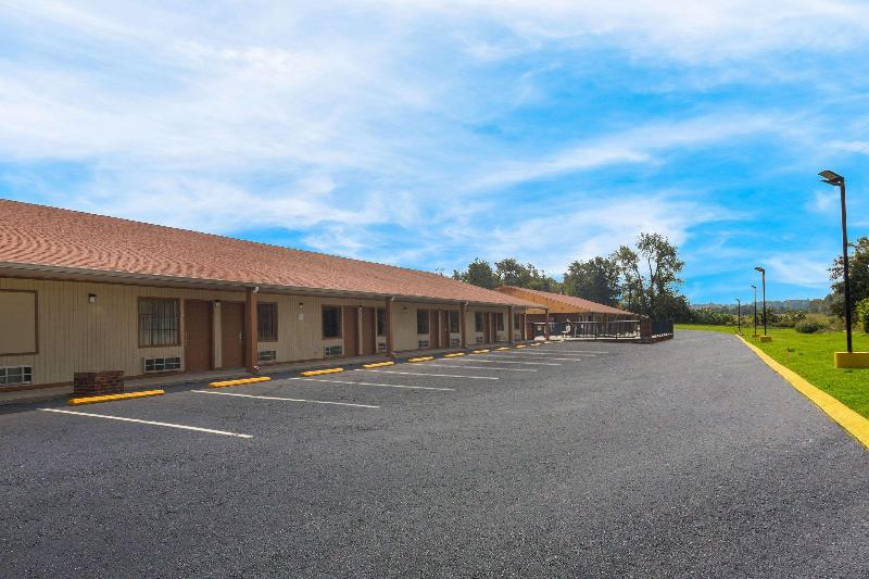 Econo Lodge Cornersville image