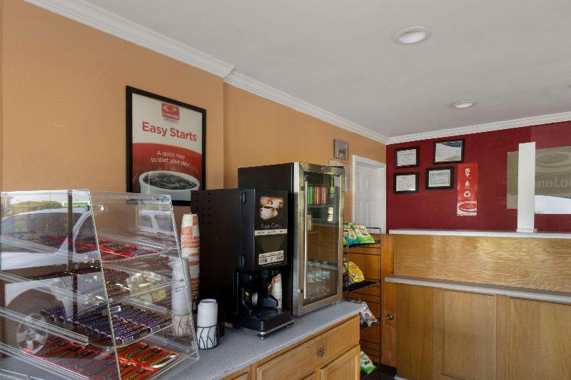 Econo Lodge Cornersville image