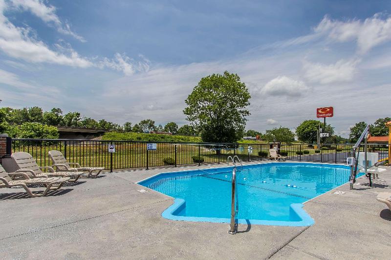 Econo Lodge Cornersville image