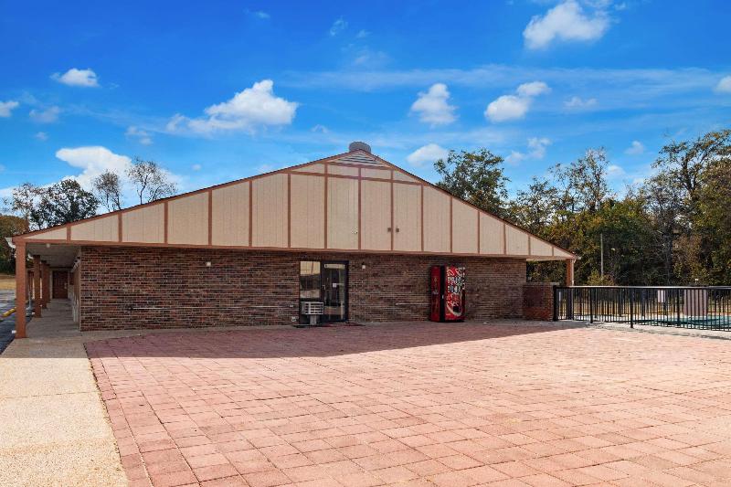 Econo Lodge Cornersville image