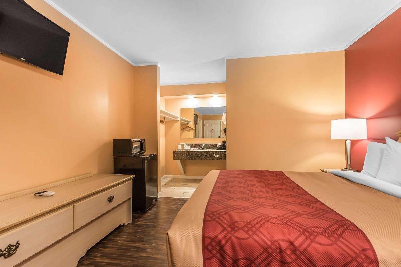 Econo Lodge Cornersville image