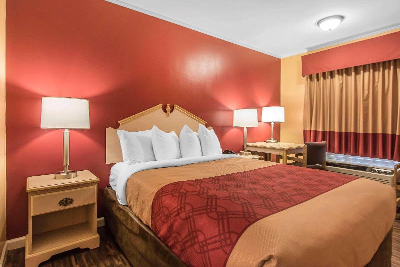 Econo Lodge Cornersville image