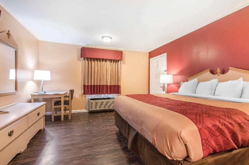 Econo Lodge Cornersville image