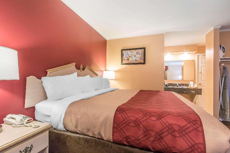Econo Lodge Cornersville image