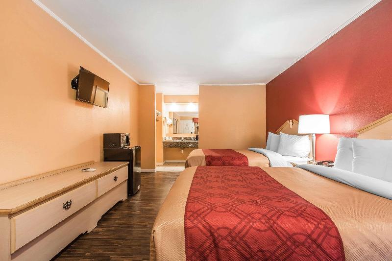 Econo Lodge Cornersville image
