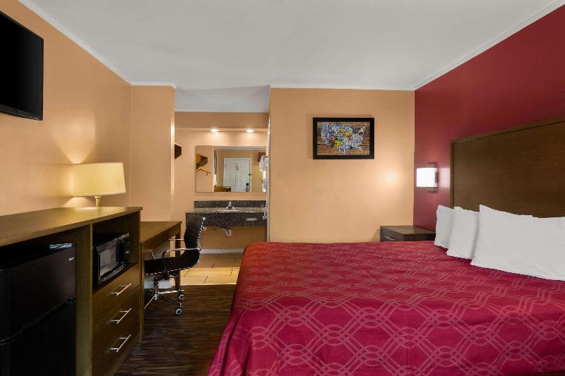Econo Lodge Cornersville image