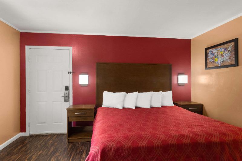 Econo Lodge Cornersville image