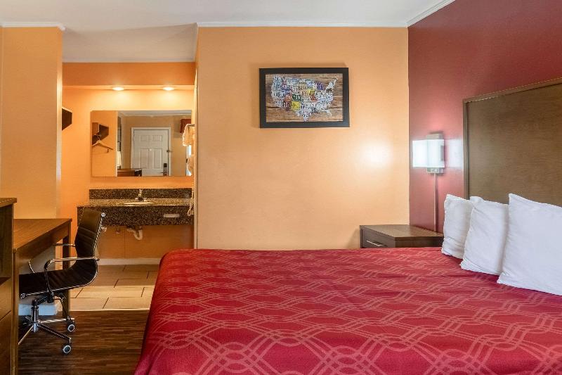Econo Lodge Cornersville image