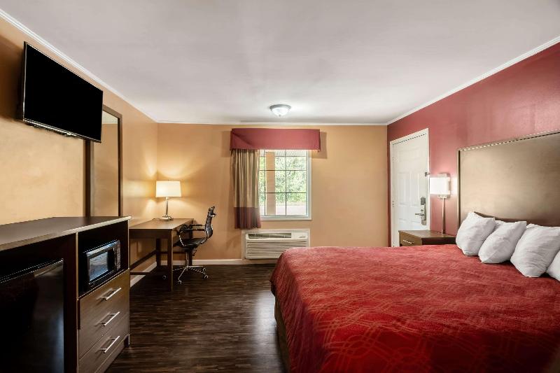 Econo Lodge Cornersville image