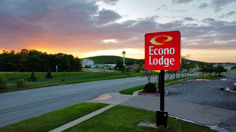Econo Lodge Wausau - Rothschild image
