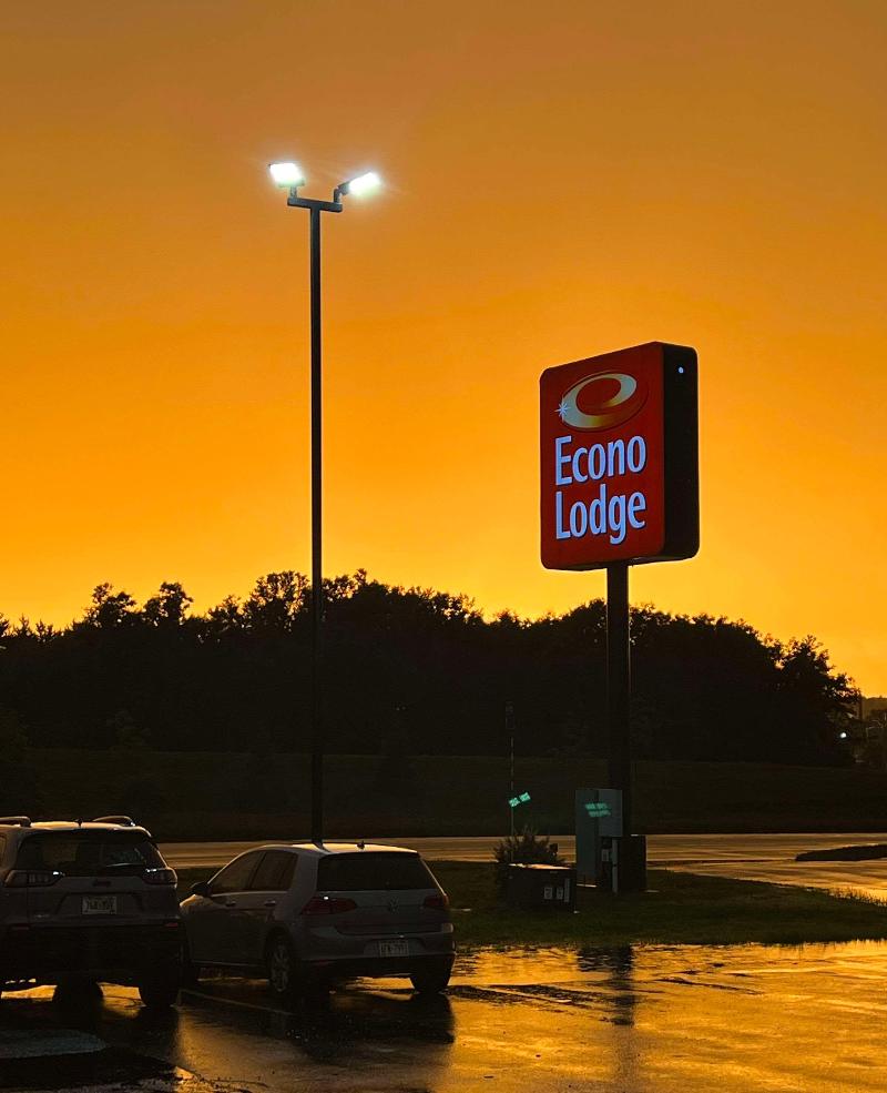 Econo Lodge Wausau - Rothschild image
