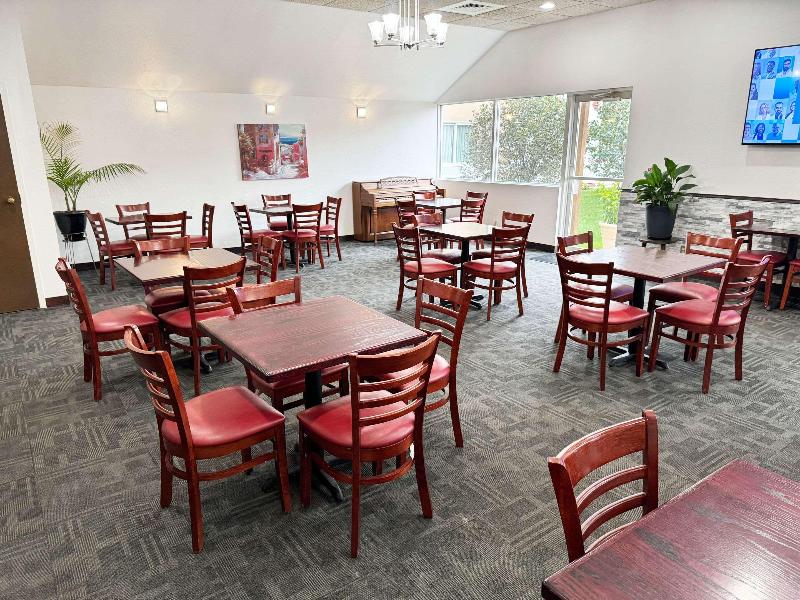 Econo Lodge Wausau - Rothschild image