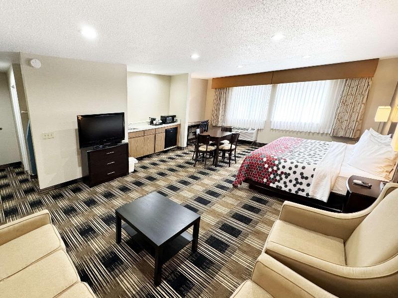 Econo Lodge Wausau - Rothschild image