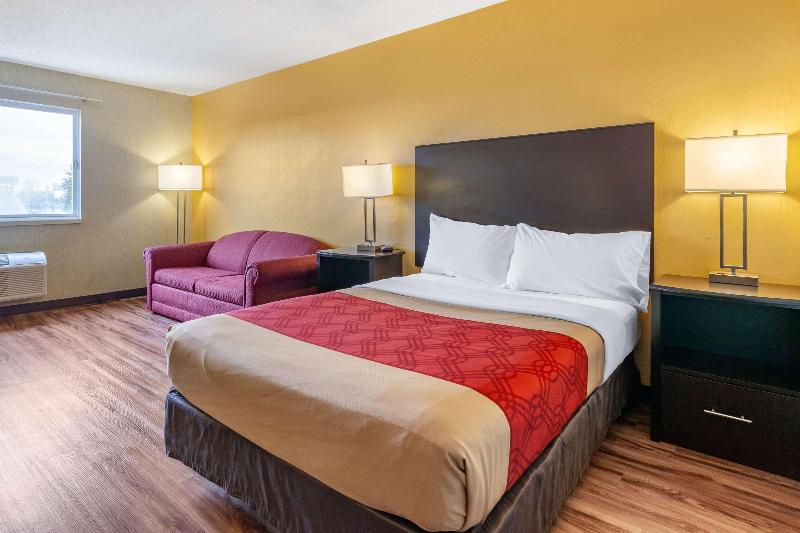 Econo Lodge Wausau - Rothschild image