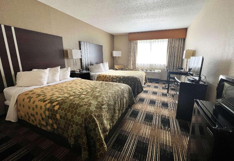 Econo Lodge Wausau - Rothschild image