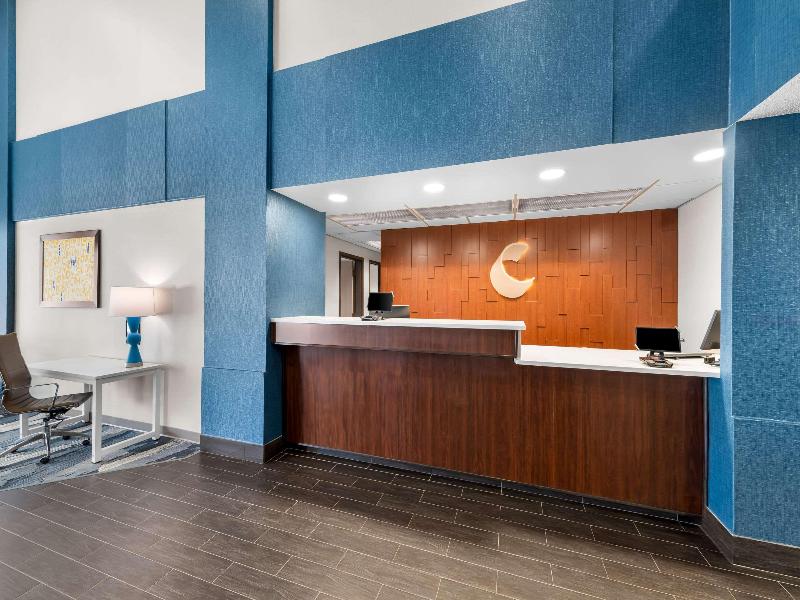 Comfort Suites Stevens Point image