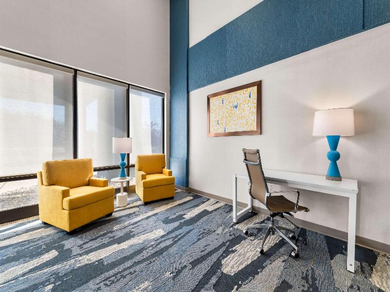 Comfort Suites Stevens Point image