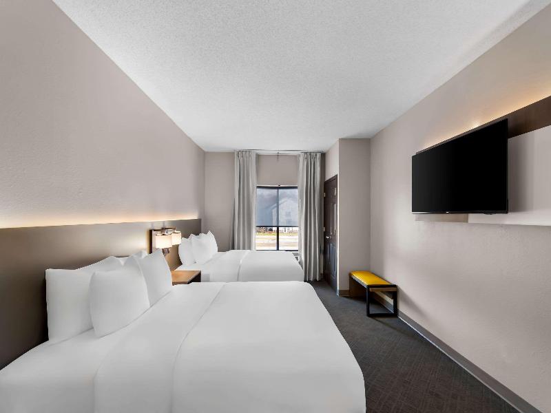 Comfort Suites Stevens Point image
