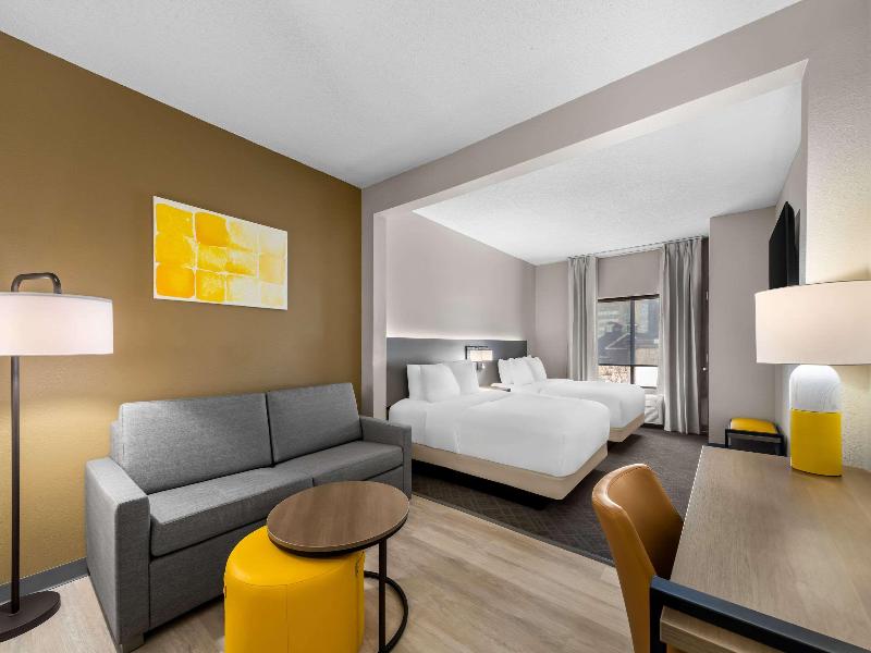 Comfort Suites Stevens Point image