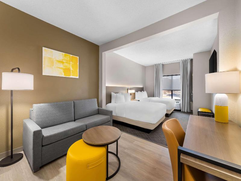 Comfort Suites Stevens Point image