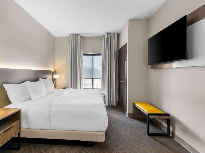 Comfort Suites Stevens Point image