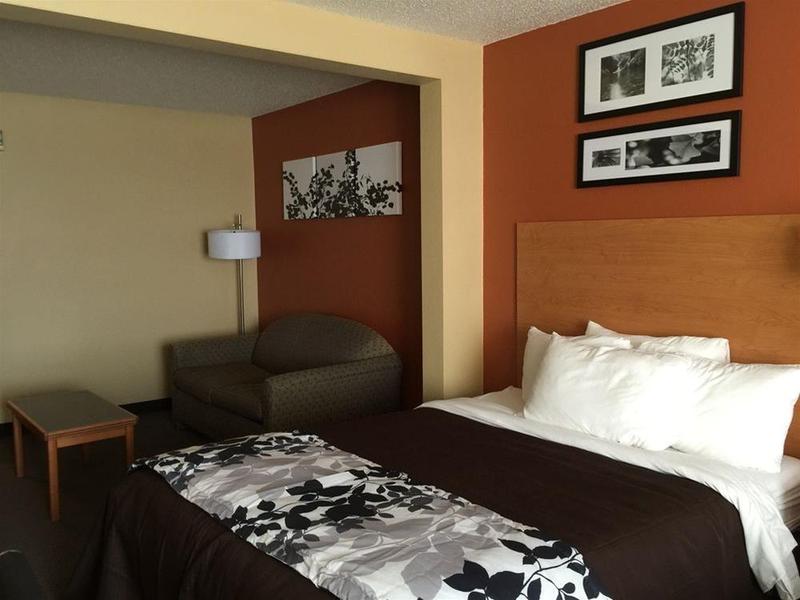Comfort Inn & Suites Sheboygan I-43 image