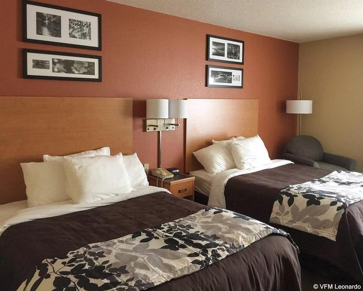 Comfort Inn & Suites Sheboygan I-43 image