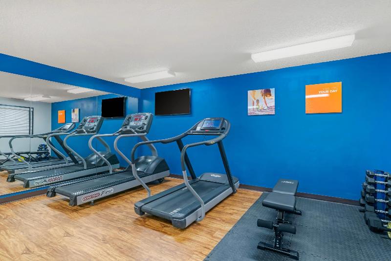 Comfort Inn & Suites Sheboygan I-43 image