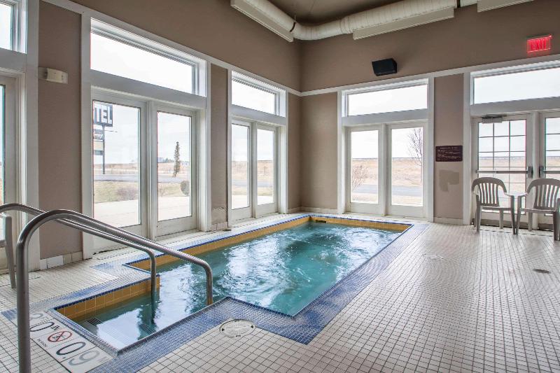 Comfort Inn & Suites Sheboygan I-43 image