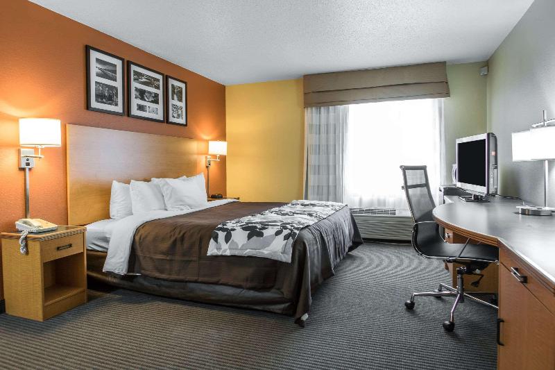 Comfort Inn & Suites Sheboygan I-43 image