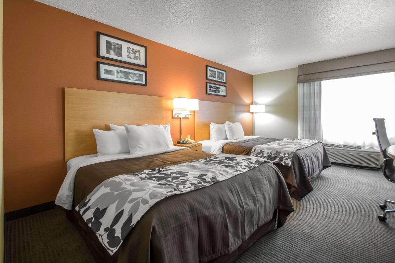 Comfort Inn & Suites Sheboygan I-43 image