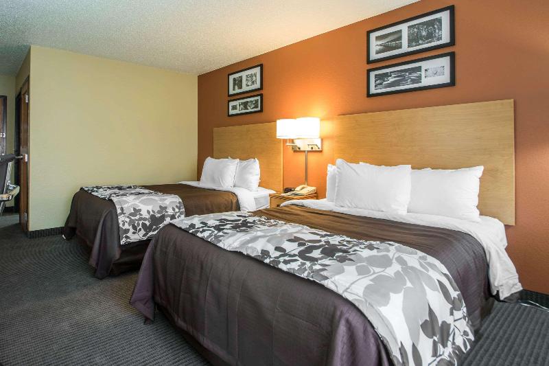 Comfort Inn & Suites Sheboygan I-43 image