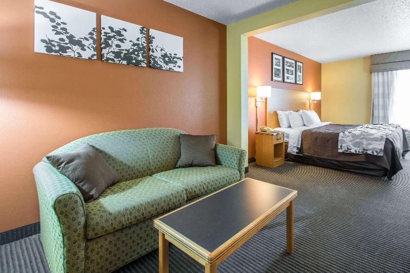 Comfort Inn & Suites Sheboygan I-43 image