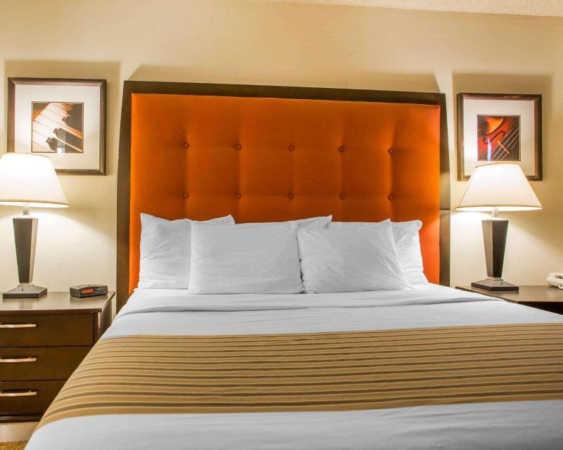 University Inn of Stevens Point	 image