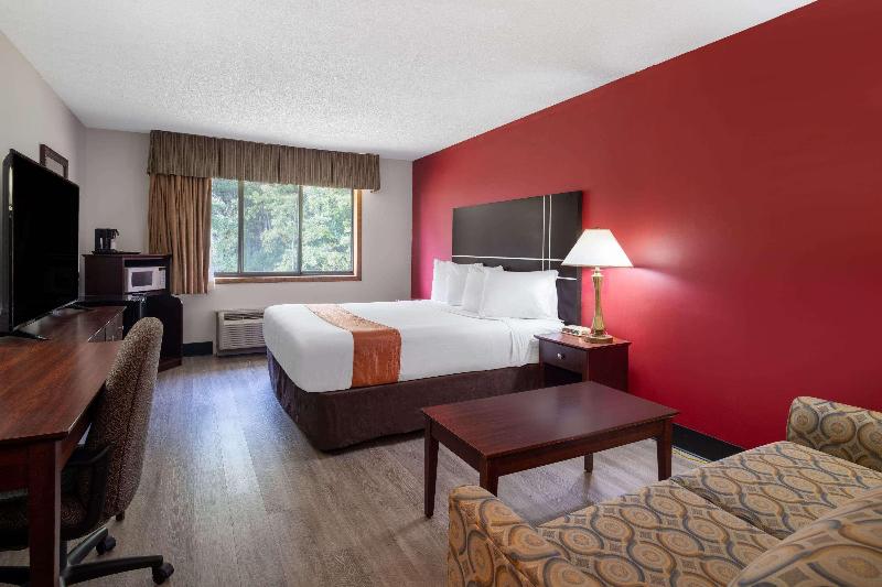 Travelodge by Wyndham Merrill image