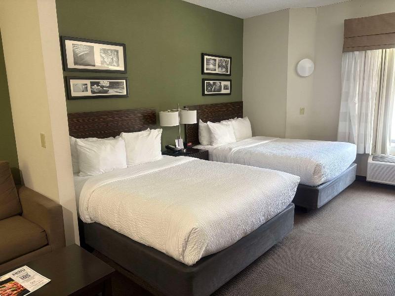 Sleep Inn & Suites Glens Falls Area image