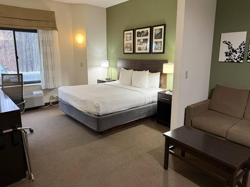 Sleep Inn & Suites Glens Falls Area image