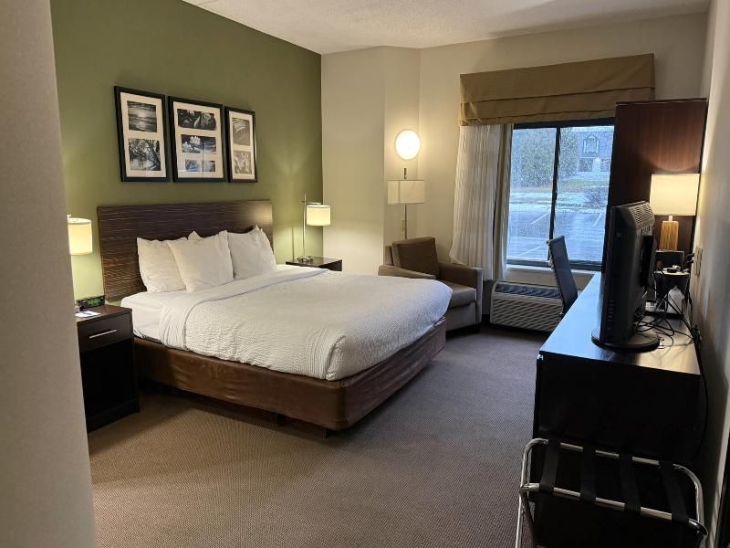 Sleep Inn & Suites Glens Falls Area image