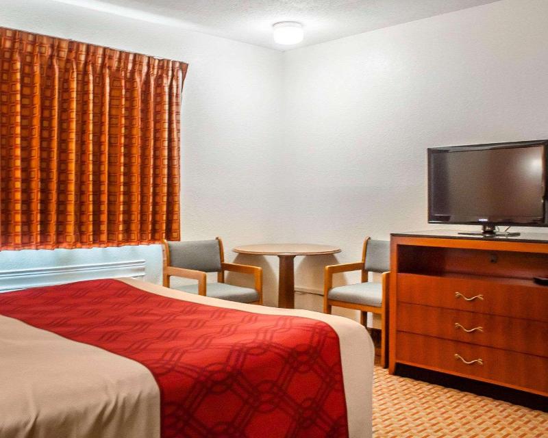 Econo Lodge Cuba I-86 image