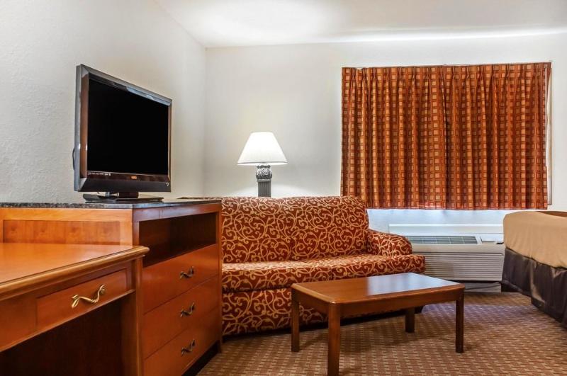 Econo Lodge Cuba I-86 image