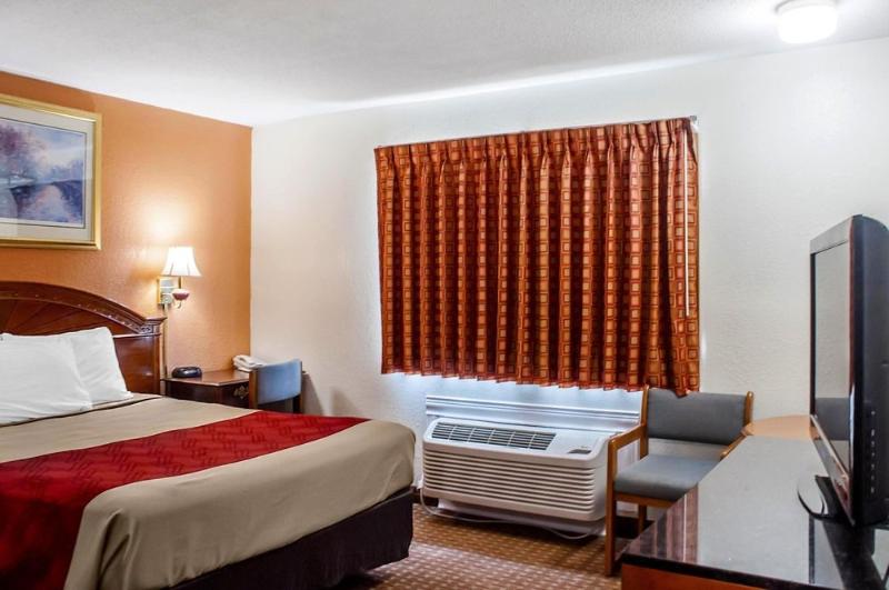 Econo Lodge Cuba I-86 image