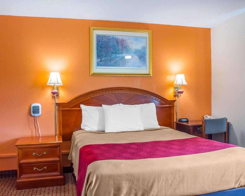 Econo Lodge Cuba I-86 image