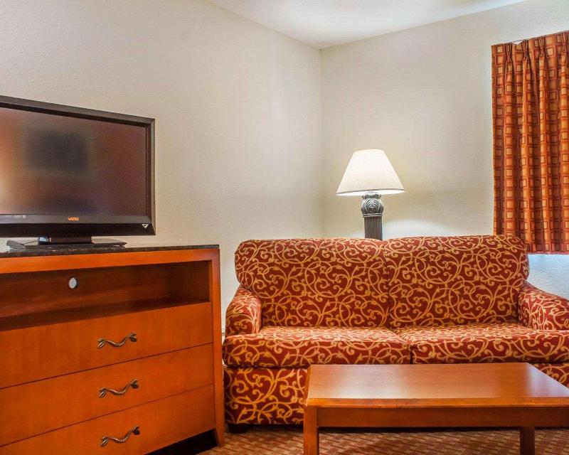 Econo Lodge Cuba I-86 image 9