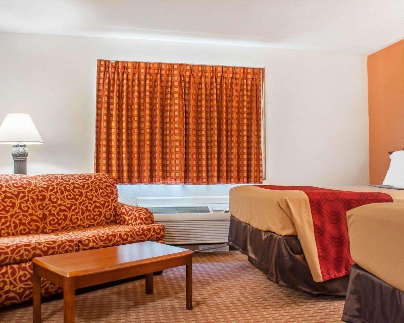 Econo Lodge Cuba I-86 image 8
