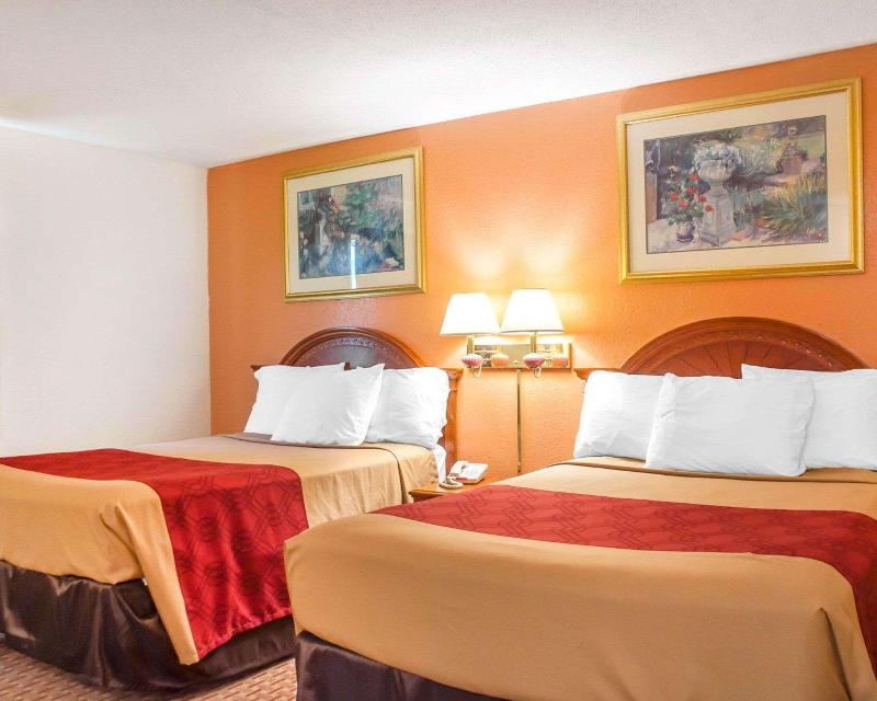 Econo Lodge Cuba I-86 image 7